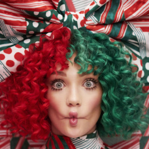 Sia「Everyday Is Christmas」が似合う季節が今年も到来！Sia流のクリスマスアルバム！！