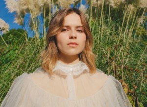 UKのシンガーソングライターGabrielle AplinニューAL「Dear Happy」をリリース!