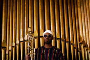 ハイトーン・マニアも唸る！低音ソロの魔法使い、Reginald Chapman