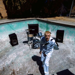 注目のSSW、contradashがデビューEP「all-star」をリリース!