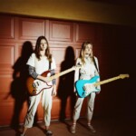 姉妹デュオAly & AJ、14年ぶりとなる最新アルバムを5月7日にリリース!