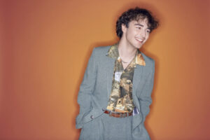 注目の19歳SSW、Alfie Templemanが新曲「Colour Me Blue」をリリース!