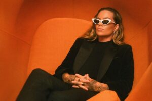 Tash Sultana (タッシュ・サルタナ)が最新EP『SUGAR』を 8月18日にリリース!