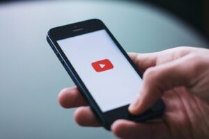 YouTube Musicアプリの新機能「サンプル」とは?自分好みの音楽が簡単に見つかる!?